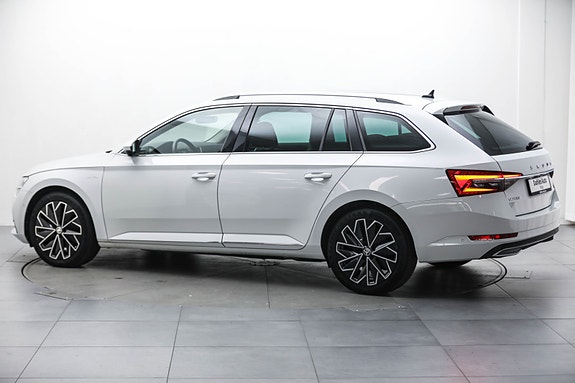 Skoda Superb 9 of 30