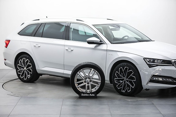 Skoda Superb 2 of 5