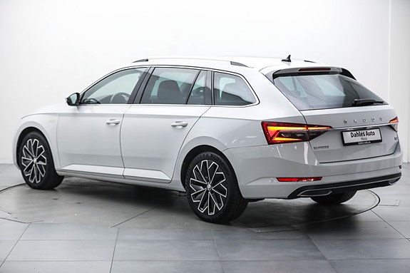 Skoda Superb 8 of 30