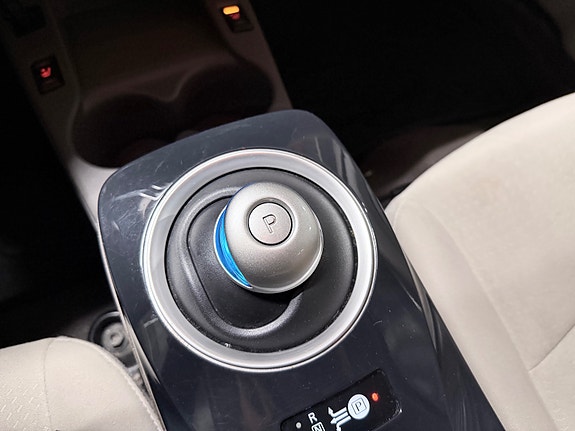 Nissan Leaf 28 of 30