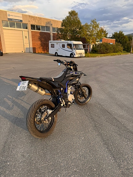 Yamaha WR 125 X 2 of 6