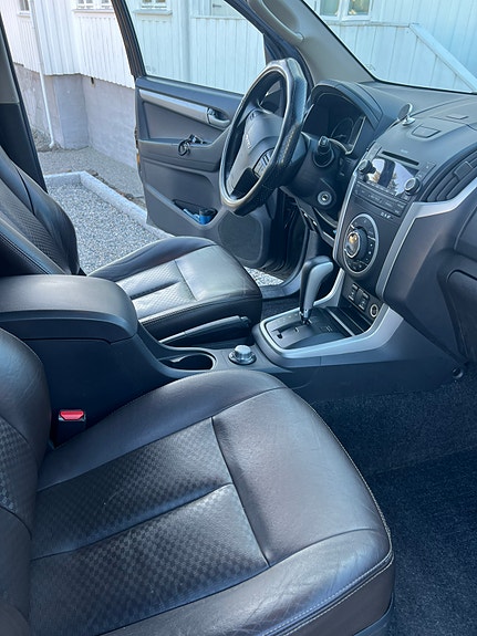 Isuzu D-max 10 of 14