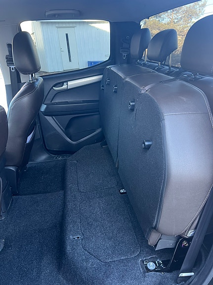 Isuzu D-max 13 of 14