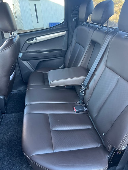 Isuzu D-max 12 of 14