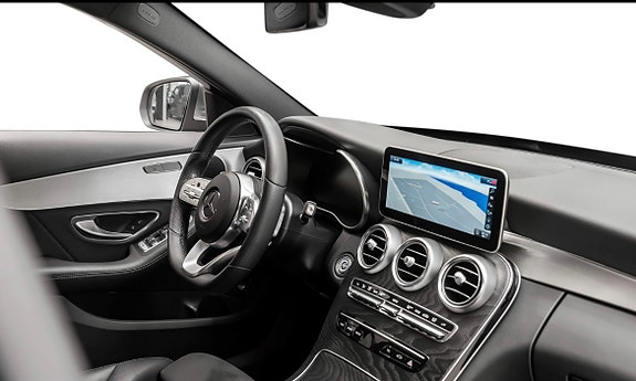 Mercedes-Benz C200 21 of 29