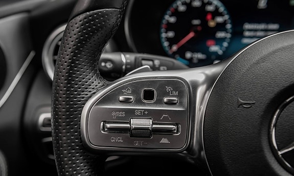 Mercedes-Benz C200 13 of 29