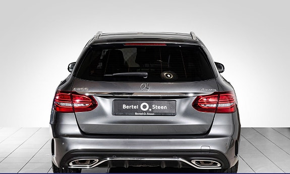 Mercedes-Benz C200 2 of 29