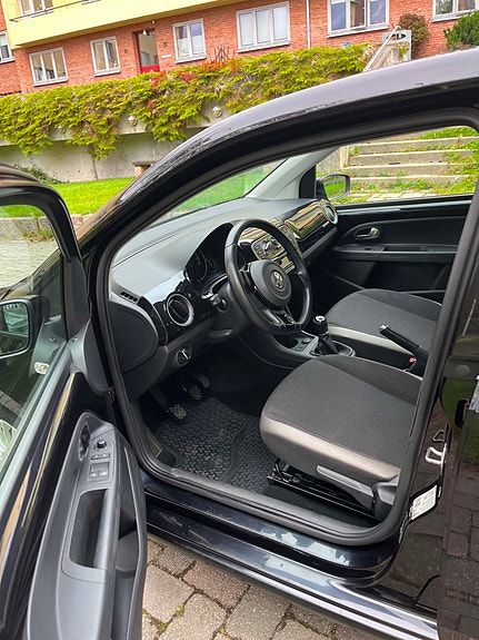 Volkswagen UP! 9 of 30
