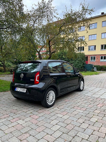 Volkswagen UP! 4 of 30