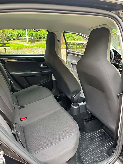 Volkswagen UP! 15 of 30