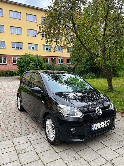 Volkswagen UP! 2 of 30