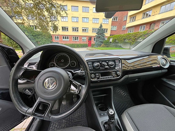 Volkswagen UP! 8 of 30