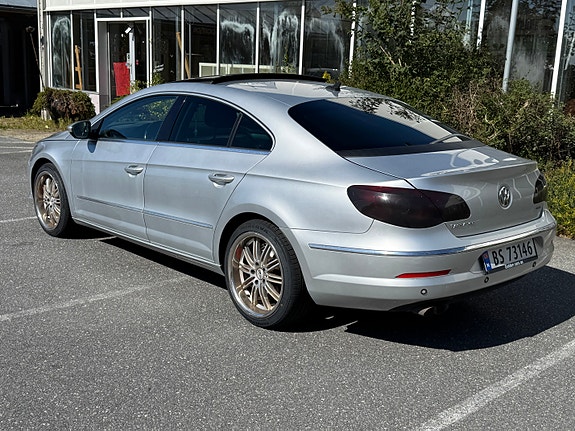 Volkswagen Passat CC 4 of 30