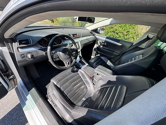 Volkswagen Passat CC 12 of 30