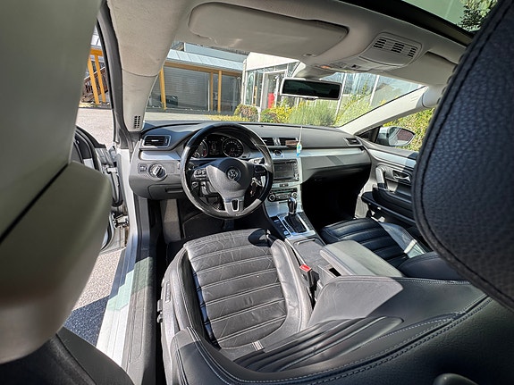 Volkswagen Passat CC 21 of 30