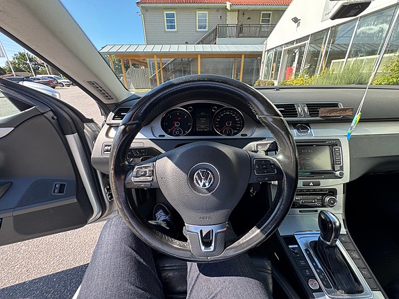 Volkswagen Passat CC 14 of 30