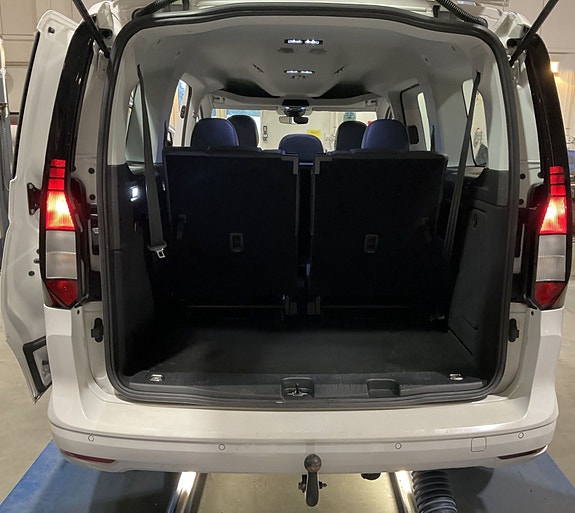 Volkswagen Caddy Maxi 9 of 22