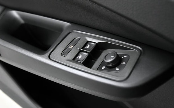 Volkswagen Caddy Maxi 16 of 22
