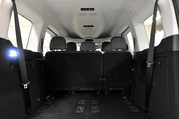 Volkswagen Caddy Maxi 10 of 22