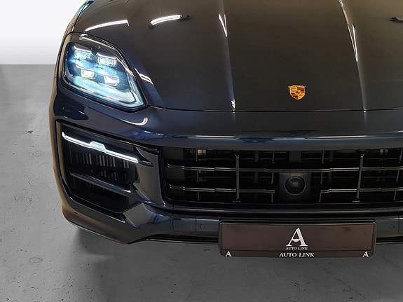 Porsche Cayenne Coupe 4 of 5