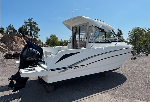 Beneteau Antares 6 5 of 5