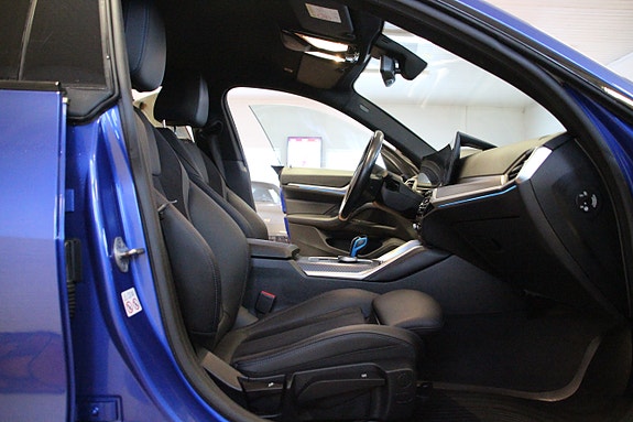 BMW i4 11 of 30
