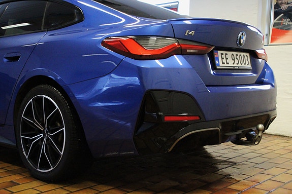 BMW i4 8 of 30