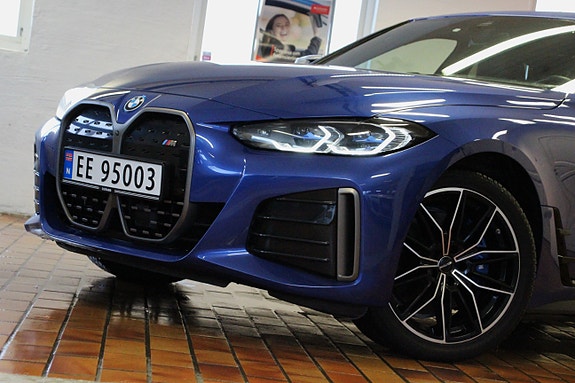 BMW i4 7 of 30