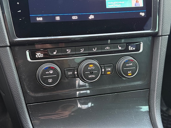Volkswagen e-Golf VII 17 of 30