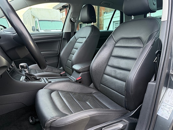 Volkswagen e-Golf VII 19 of 30