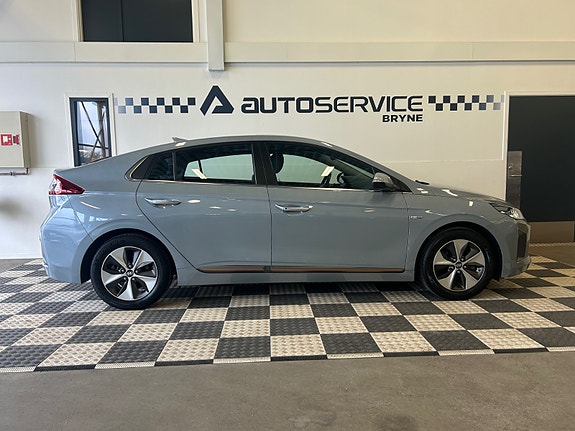 Hyundai IONIQ 7 of 18
