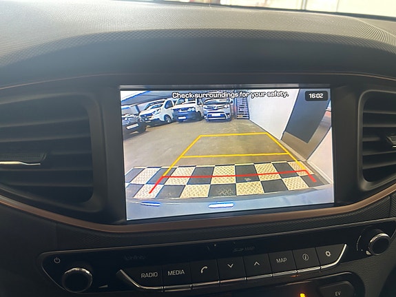 Hyundai IONIQ 17 of 18