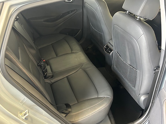Hyundai IONIQ 14 of 18
