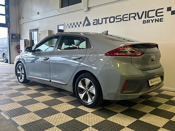 Hyundai IONIQ 6 of 18