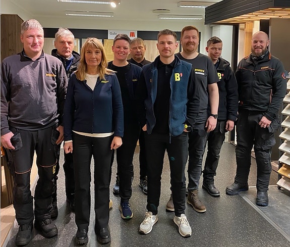 Inger Lise ønsker å jobbe mer med salg, derfor søker vi en ny daglig leder til denne trivelige gjengen hos Bygger`n.