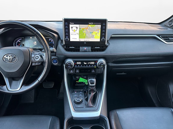 Toyota RAV4 Plug-in Hybrid 11 of 30