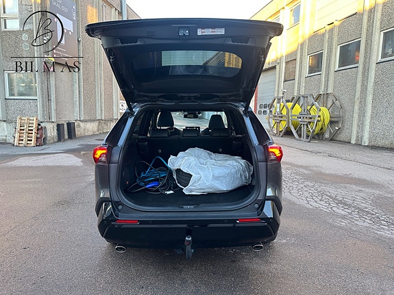 Toyota RAV4 Plug-in Hybrid 16 of 30