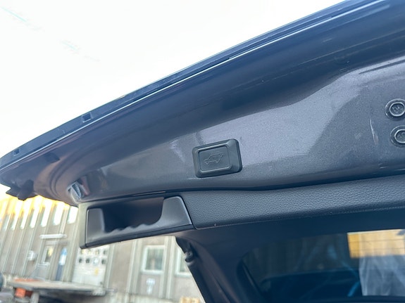 Toyota RAV4 Plug-in Hybrid 17 of 30