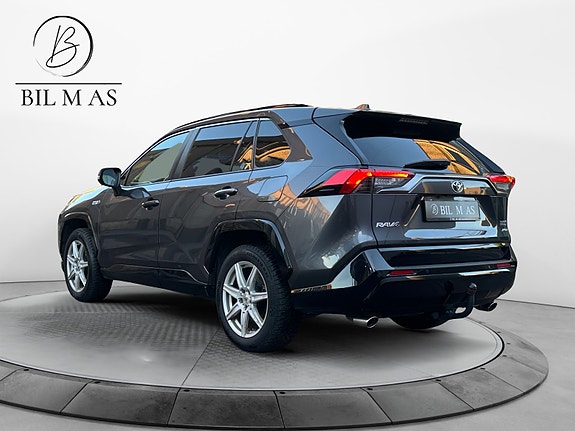 Toyota RAV4 Plug-in Hybrid 3 of 30