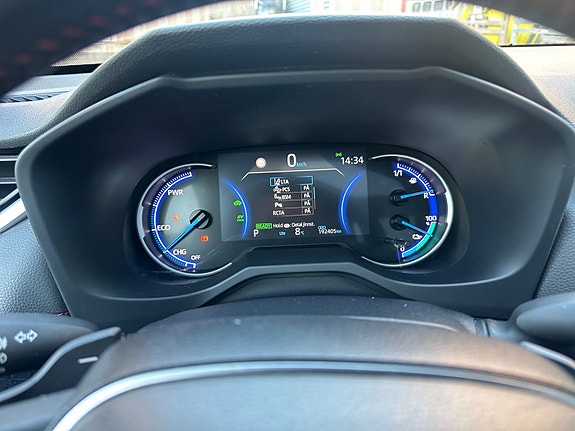 Toyota RAV4 Plug-in Hybrid 28 of 30