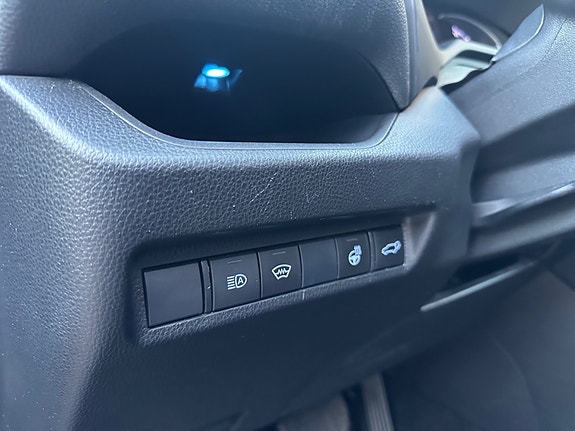 Toyota RAV4 Plug-in Hybrid 27 of 30