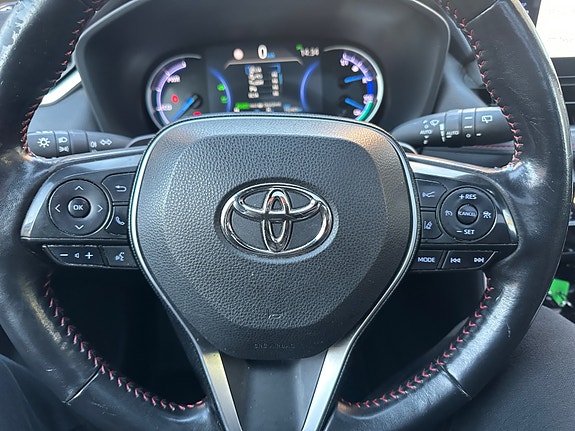Toyota RAV4 Plug-in Hybrid 29 of 30