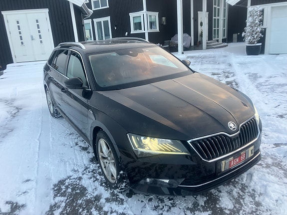 Skoda Superb 2 of 5