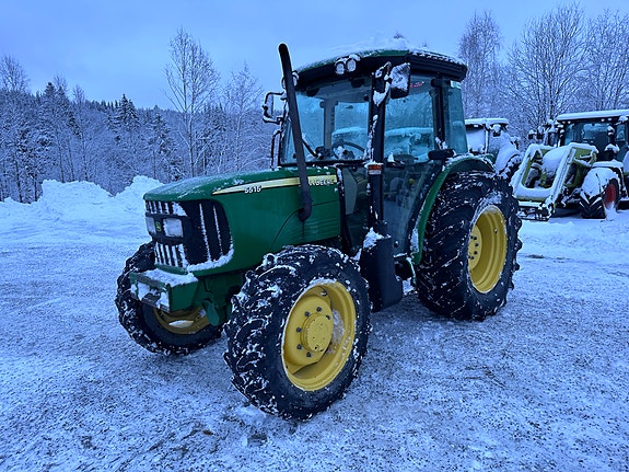 John Deere 5515