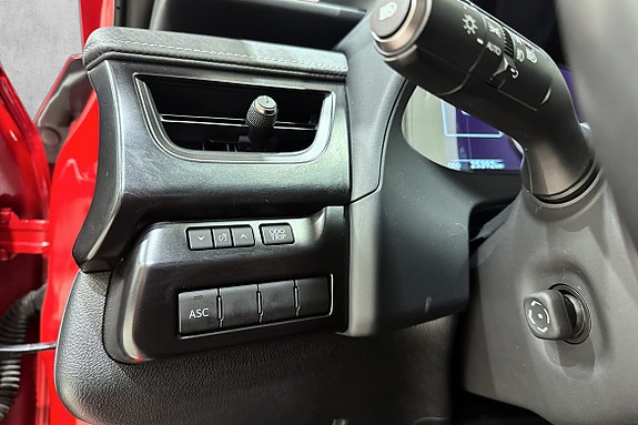 Lexus UX300e
