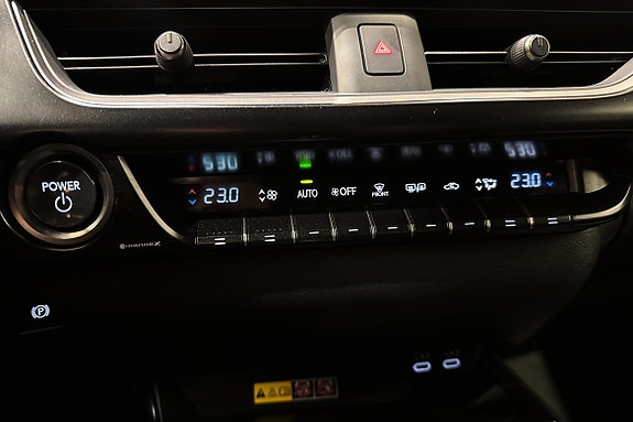 Lexus UX300e