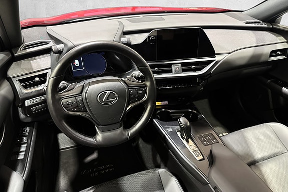 Lexus UX300e