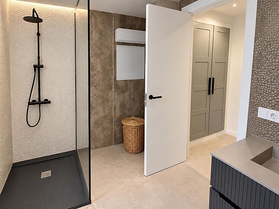 Flott penthouse med 3 soverom, 60 m² terrasser og utsikt over golfbanen