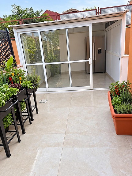Flott penthouse med 3 soverom, 60 m² terrasser og utsikt over golfbanen