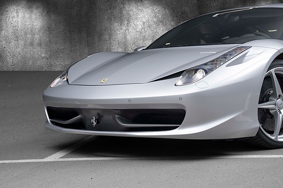 Ferrari 458 Italia 2 of 5